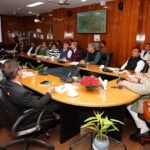 एस्केप टनल को समानांतर सड़कों (पैरेलल रोड्स) के रूप में किया जाए विकसितः मुख्यमंत्री