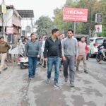 सड़कों का निरीक्षण करने ग्राउण्ड जीरों पर पहुंचे लोनिवि सचिव 