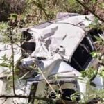 कार खाई में गिरने से दो पर्यटकों की मौत, दो गंभीर घायल