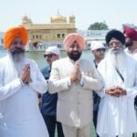 राज्यपाल ने हरमंदिर साहिब में मत्था टेक देश-प्रदेश की खुशहाली के लिए की अरदास