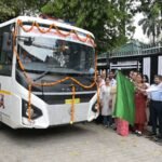 अब बस से स्कूल आएंगे अपने आधुनिक इंटेसिव केयर संेटर के बच्चे