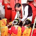 1100 कन्याओं का पूजन व माँ राजेश्वरी का किया अभिषेक