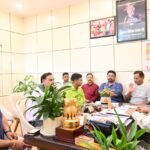सड़क की खराब स्थिति पर मंत्री ने जताई नाराजगी, तत्काल मरम्मत कार्य करने के दिए निर्देश