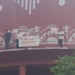 आन्दोलन की अनदेखी का आरोप लगाकर नर्सिंग अभ्यर्थी के समर्थन में पानी की टंकी पर चढ़ी महिला कांग्रेसी प्रदेश अध्यक्ष