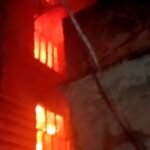 गिफ्ट सेंटर के गोदाम में लगी भीषण आग, भारी नुकसान
