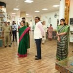 मुख्य सचिव ने विद्यालय, आंगनबाड़ी केन्द्र और पुस्तकालय का किया निरीक्षण
