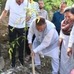 मंत्री गणेश जोशी ने एक पेड़ माँ के नाम अभियान के तहत किया पौधारोपण