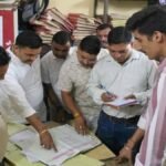 मंत्री ने मारा नगर पालिका में मारा छापा, गायब मिले कई अधिकारी व कर्मचारी