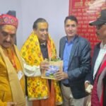 प्रसिद्ध उद्योगपति मुकेश अंबानी ने किए बदरी विशाल के दर्शन, बीकेटीसी को दी 10 करोड़ की धनराशि दान