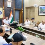 मानसून को लेकर डीएम सख्त जलभराव, जर्जर भवन, गड्ढों, विद्युत सुरक्षा एवं डेंगू नियंत्रण पर दिए कड़े निर्देश