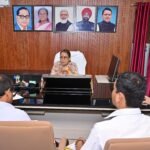 नई खेल नीति को लेकर खेल मंत्री रेखा आर्य ने ली विभागीय अधिकारियों की बैठक