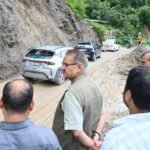 देहरादून-मसूरी मार्ग के क्षतिग्रस्त मार्ग का मंत्री गणेश जोशी ने किया निरीक्षण, पुनर्निर्माण में तेजी के निर्देश