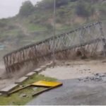 चमोली जिले में अतिवृष्टि के चलते तमक नाले में बना बैली ब्रिज बहा