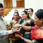 मुख्यमंत्री को महिलाओं ने बांधा रक्षा सूत्र, मुख्यमंत्री ने दी सभी को रक्षा बन्धन की शुभकामनाएं