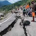 उत्तरकाशी के पापड़गाड़ में फिर धंसा गंगोत्री हाईवे