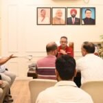 मसूरी विधानसभा क्षेत्र के मोटर मार्गों की वन स्वीकृति को लेकर मंत्री गणेश जोशी ने की बैठक