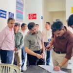 डीएम ने राजनीतिक दलों के प्रतिनिधियों के साथ किया ईवीएम वेयरहाउस का निरीक्षण